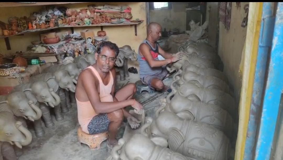 गोरखपुर में एक जनपद एक उत्पाद (ODOP) योजना के तहत टेराकोटा शिल्प को राष्ट्रीय व अंतरराष्ट्रीय स्तर पर पहचान दिलाने की दिशा में प्रशासन ने पहल किया तेज