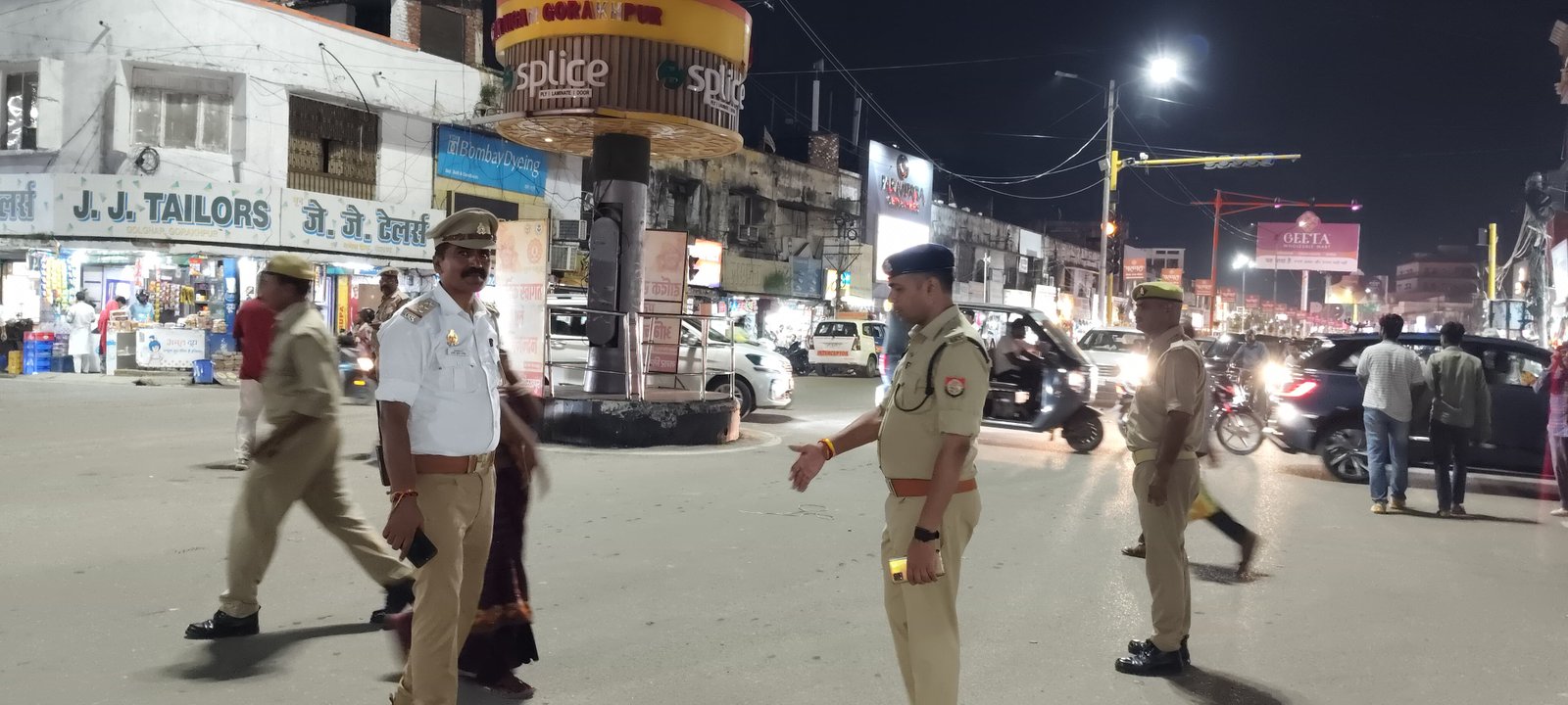 🚨 गोलघर में यातायात व्यवस्था संभालने खुद सड़क पर उतरे एसपी ट्रैफिक