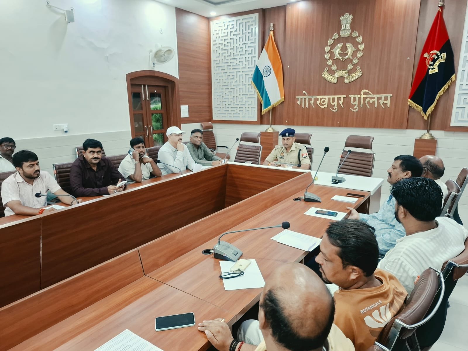 गोरखपुर में व्यापारी सुरक्षा को लेकर पुलिस की अहम बैठक, जाम की समस्या पर प्रभावी कार्रवाई के निर्देश