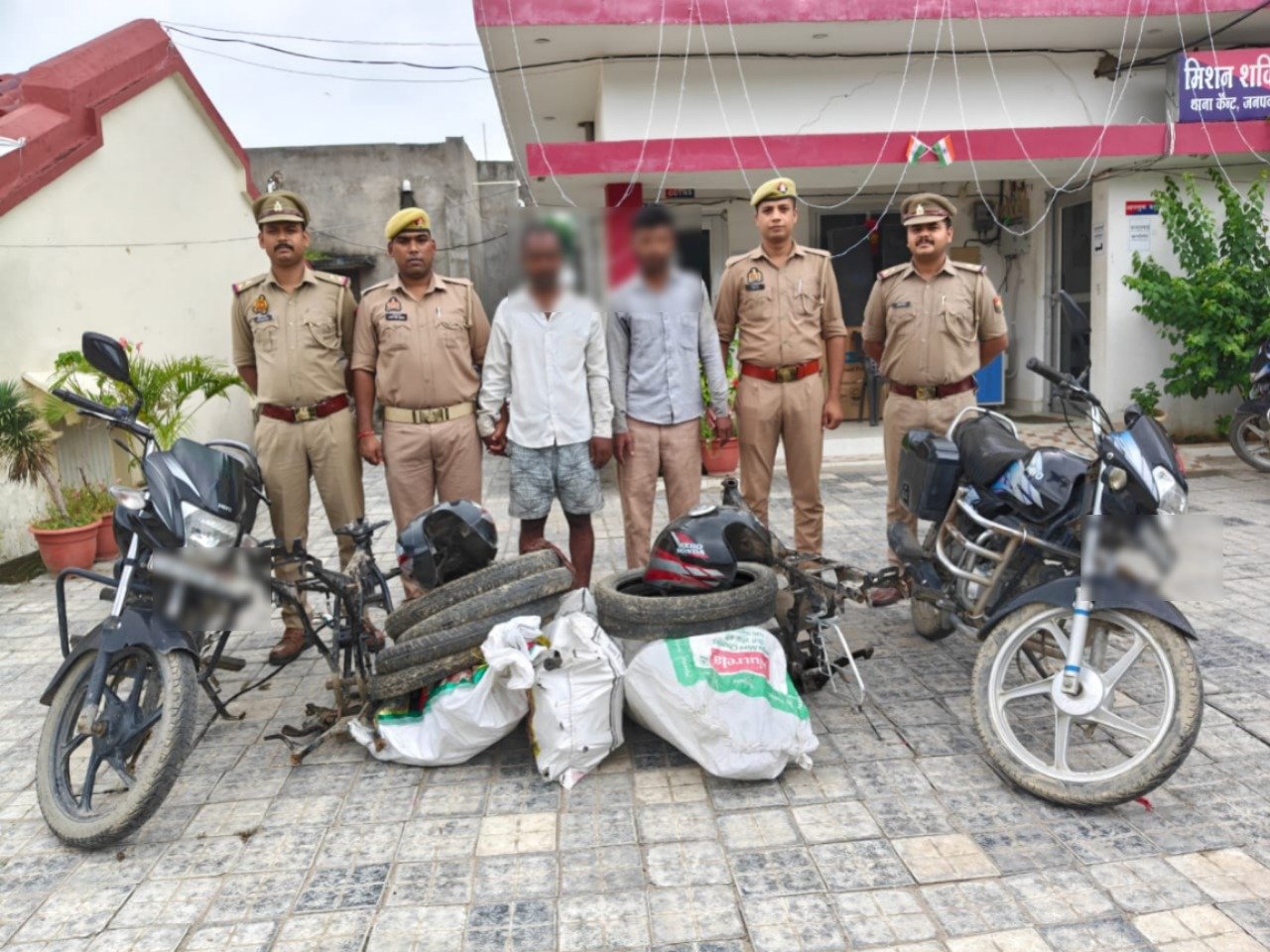 गोरखपुर में अंतरजनपदीय बाइक चोर गिरोह का खुलासा, दो शातिर गिरफ्तार