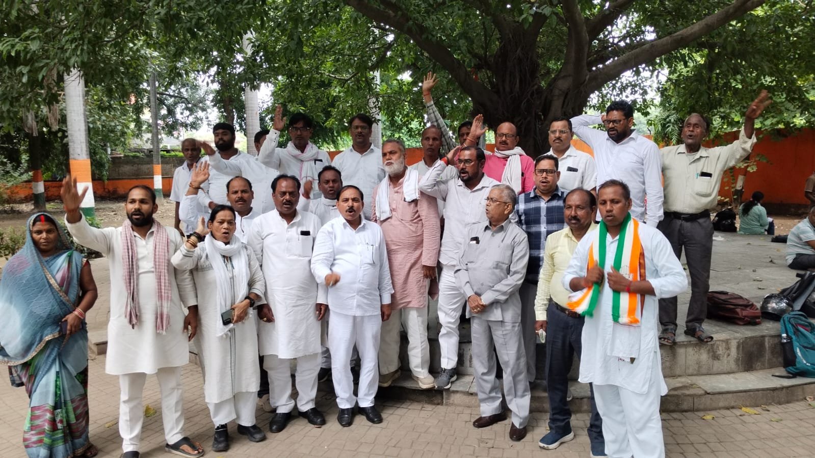 UPI टैक्स के विरोध में कांग्रेस का शंखनाद,गोरखपुर में गरजा विरोध का स्वर