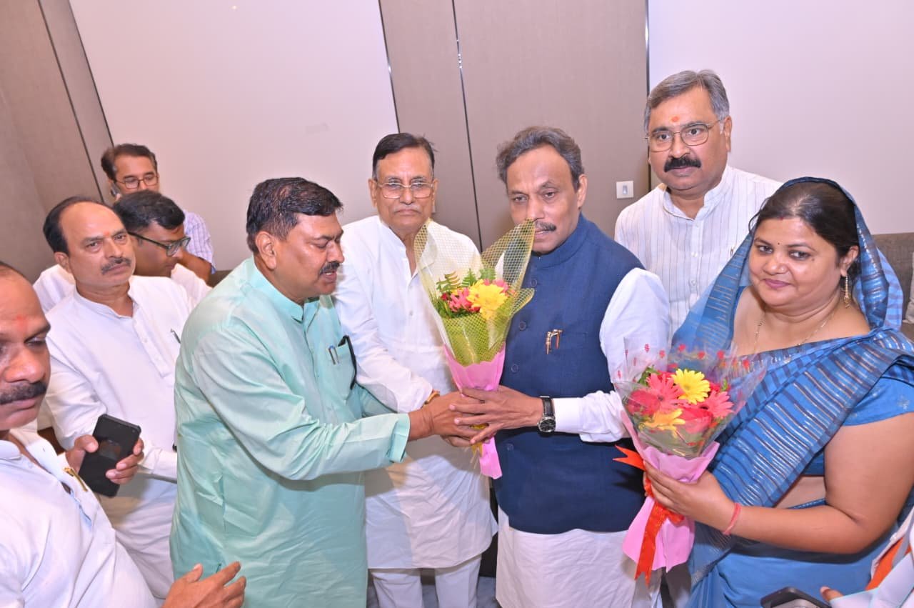 भाजपा के प्रदेश प्रभारी विनोद तावड़े से मिले विनय चतुर्वेदी, संगठन और चुनाव तैयारियों पर चर्चा