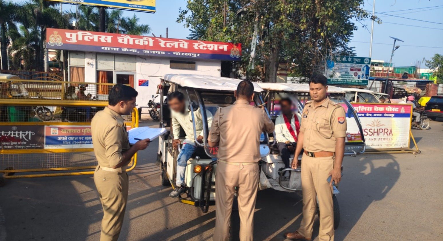 गोरखपुर: रेलवे और रोडवेज स्टेशन पर ऑटो-ई-रिक्शा की होगी पहचान, कैंट पुलिस ने शुरू किया यूनिक नंबरिंग अभियान